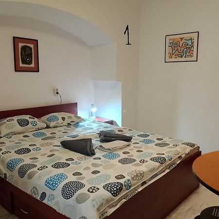 Central Studio In Historic Center Brasov Exterior photo